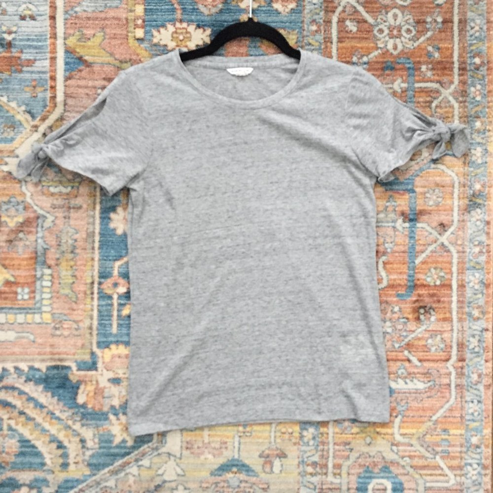 Club Monaco SS T-Shirt with Tie Sleeve